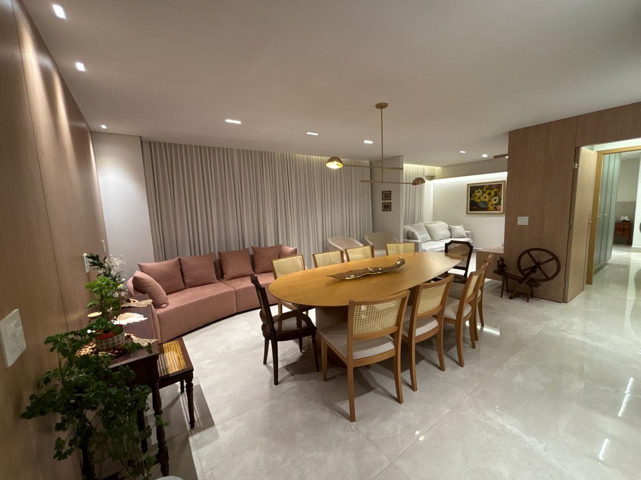 Apartamento Mobiliado e Decorado Mariela Romano 2 Suítes Plenas Setor Marista 115m²